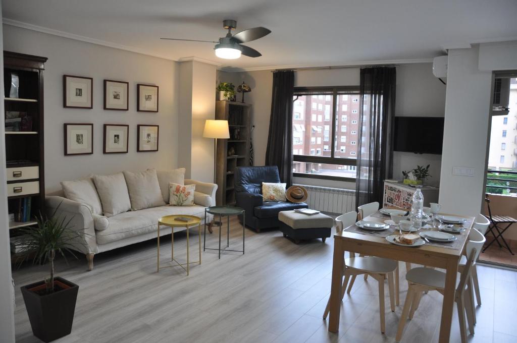Apartamento La Estambrera IV con Wifi y Aire Acondicionado