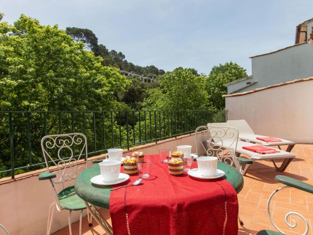 Apartment S"Esquirols Nº2 by Interhome