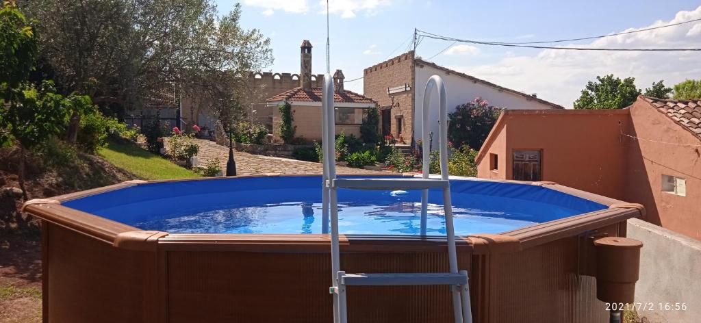 CASA TURÍSTICA Villa Carmen, CON CHIMENEA, AMPLIA ZONA DE JARDÍN, BARBACOA, PISCINA Y GARAJE