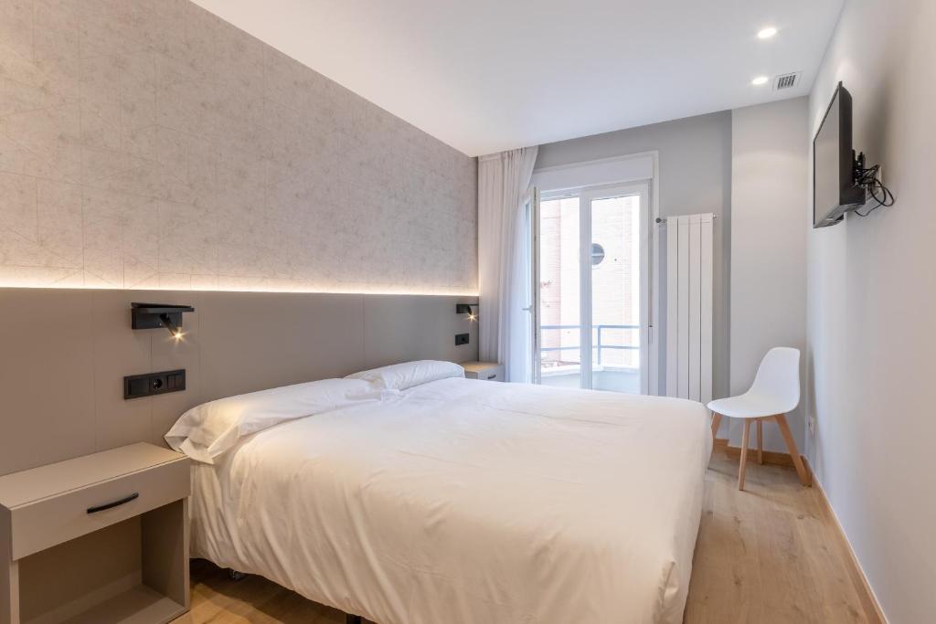 EightRooms La Rioja Pension